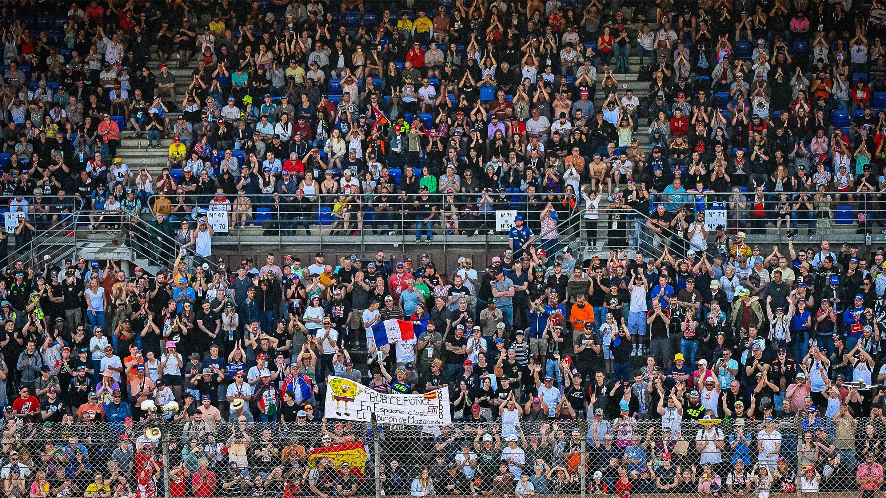 FIGURES DO NOT LIE: iconic crowds, iconic venues