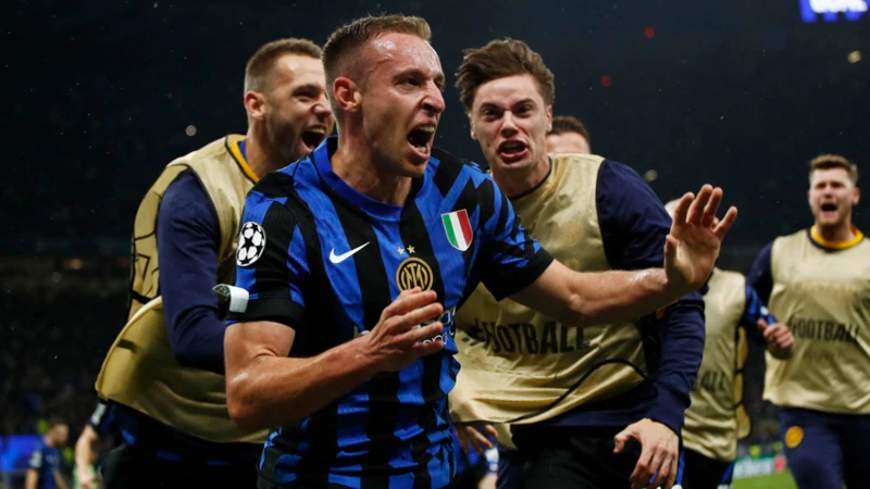  Inter Milan 4-3 Barcelona (Agg: 7-6): Davide Frattesi's winner decides Champions League semi-final thriller as Inter book final spot